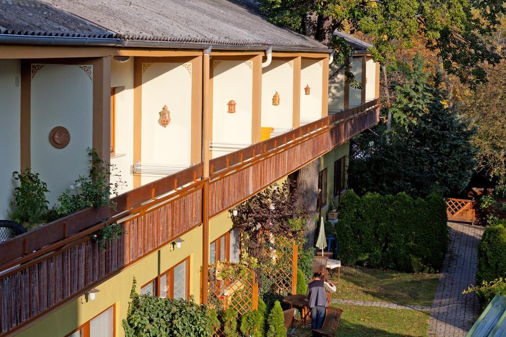 Appartementhaus Witzmann Bad Voeslau Exterior foto