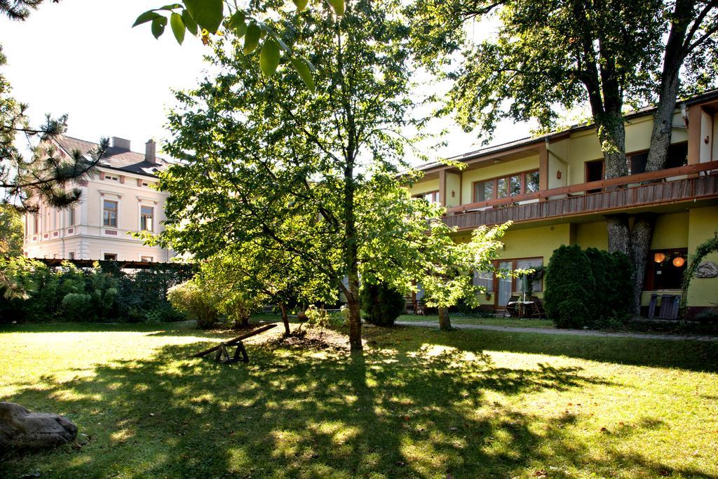 Appartementhaus Witzmann Bad Voeslau Exterior foto